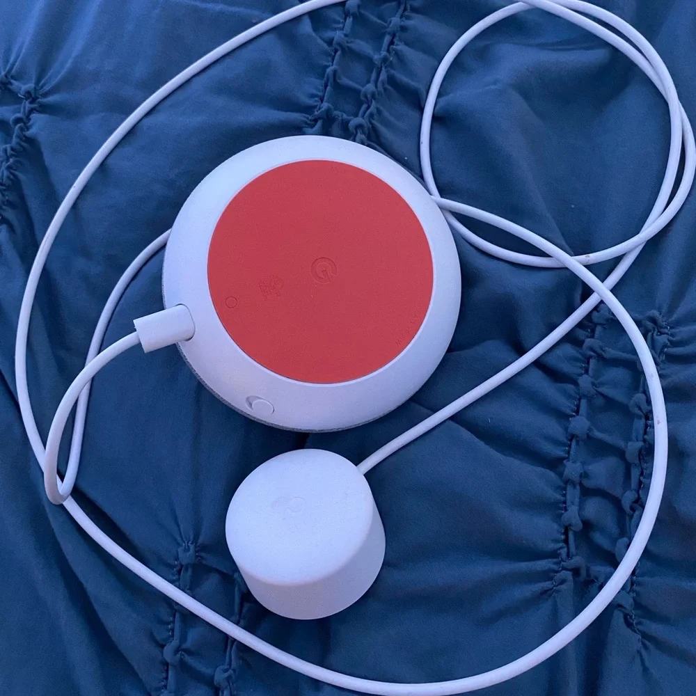 Google Home Mini - Picture 2 of 2